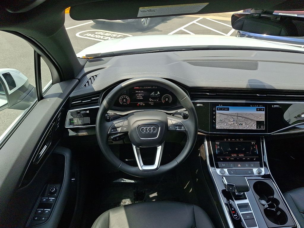 Thumbnail: 2023 Audi Q7 - 11