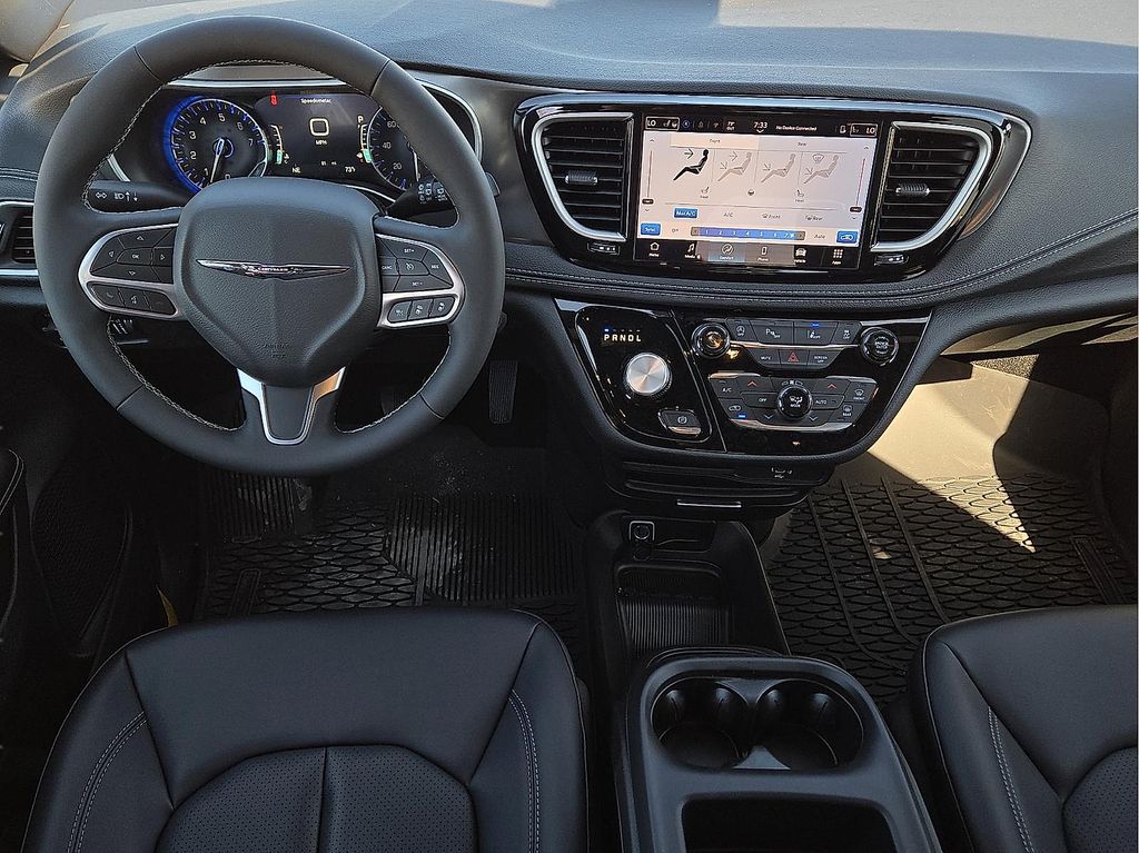 New 2026 Chrysler Pacifica For Sale in Farmington, AR