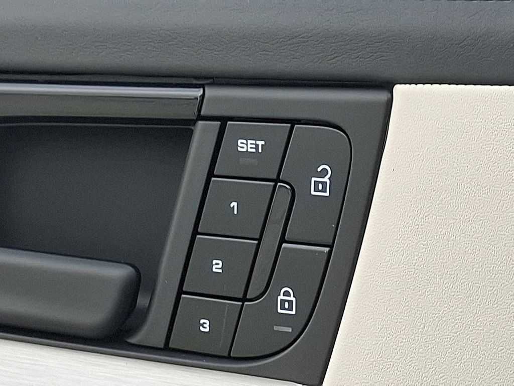 Thumbnail: 2025 Porsche Cayenne - 28