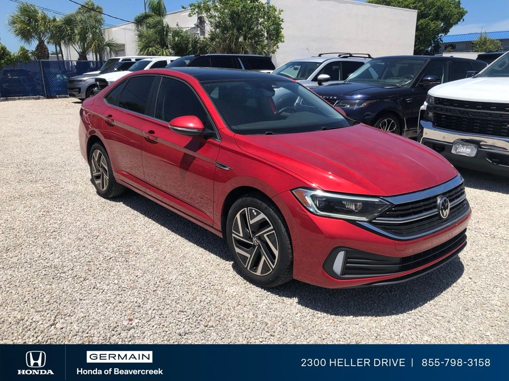 Used 2023 Red Volkswagen 1.5T SEL image 4