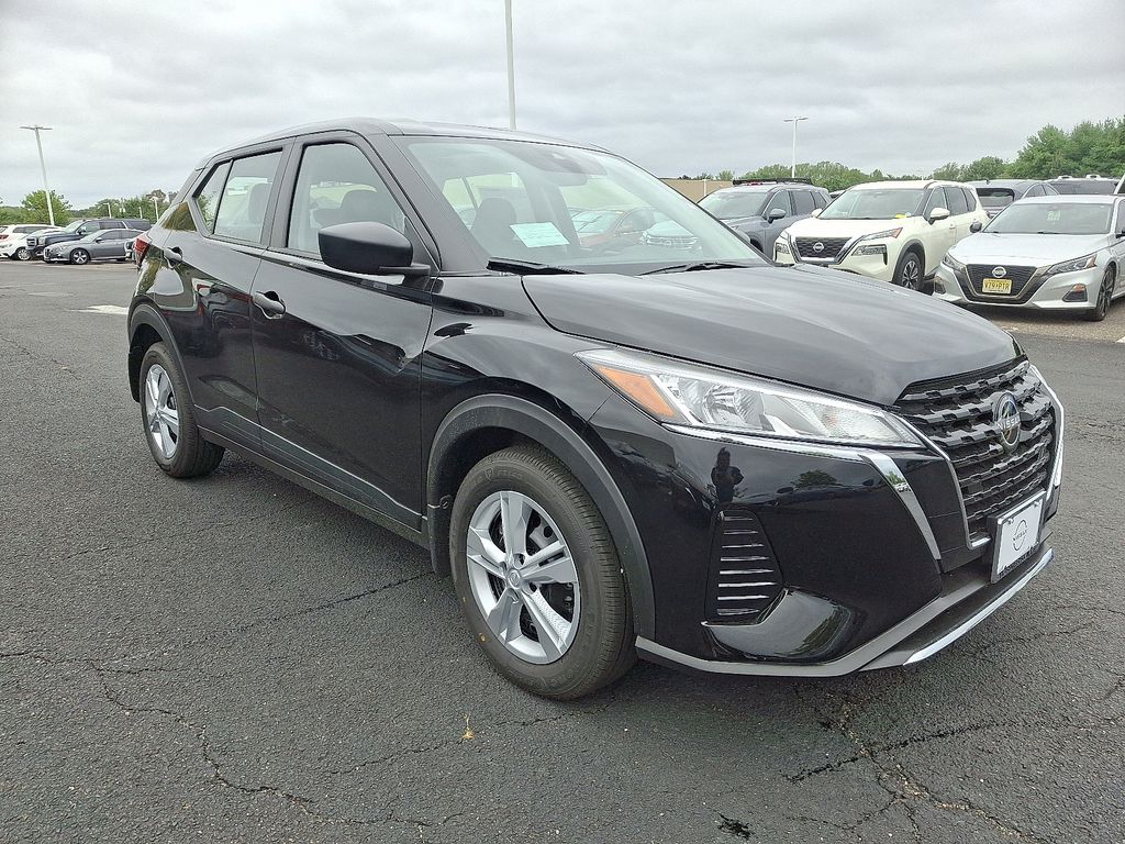 Thumbnail: 2025 Nissan Kicks - 2