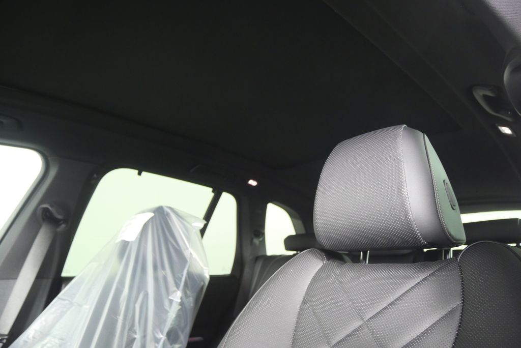 Thumbnail: 2026 BMW X5 - 12