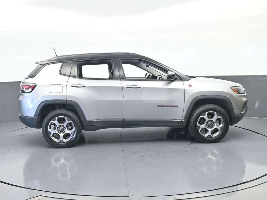 Used 2022 Billet Silver Metallic Clearcoat Jeep Trailhawk image 7
