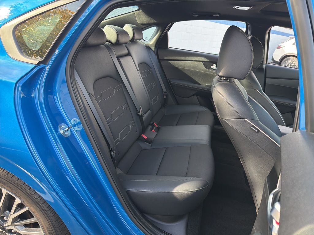 Thumbnail: 2023 Kia Forte - 23