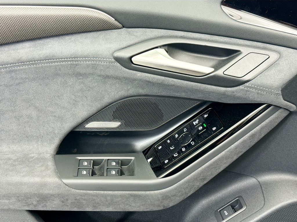 Thumbnail: 2025 Audi e-tron S - 20