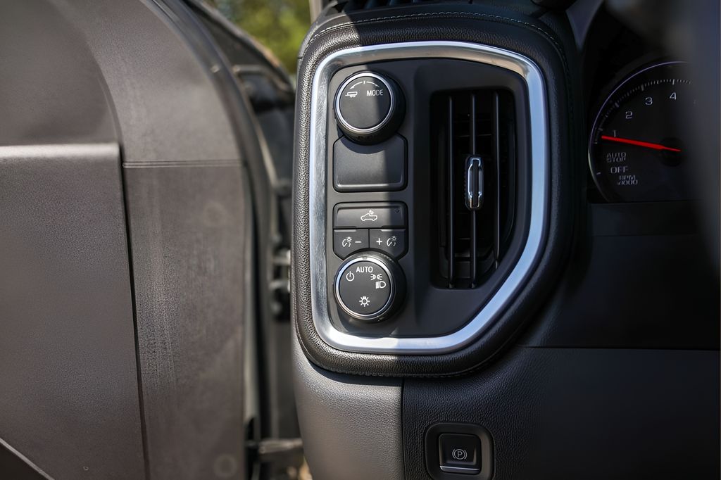 Used 2020 Silver Chevrolet LT image 16