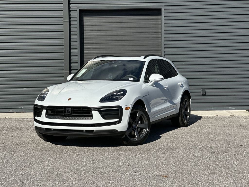 2026 Porsche Macan 