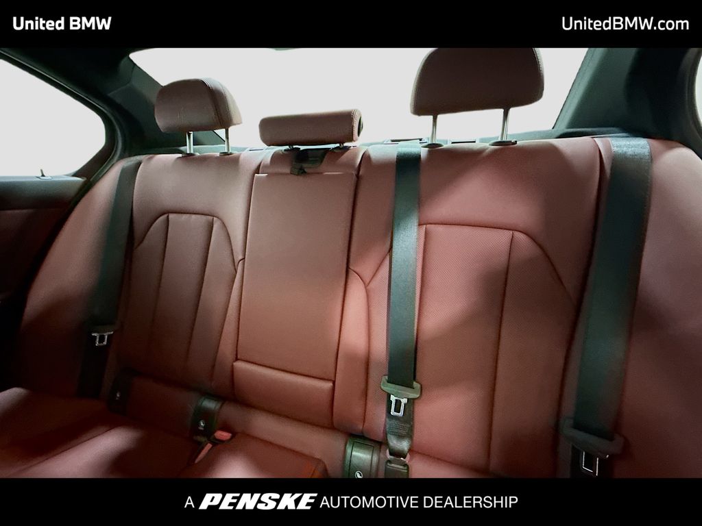 Thumbnail: 2026 BMW 3 Series - 13