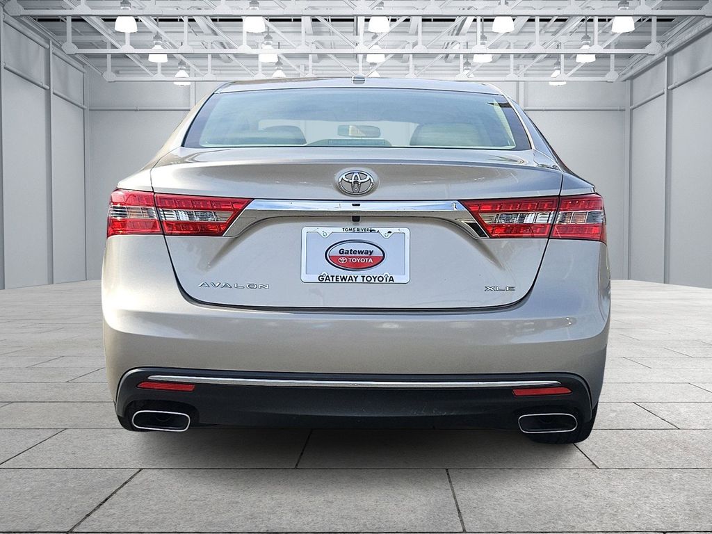 Thumbnail: 2016 Toyota Avalon - 6