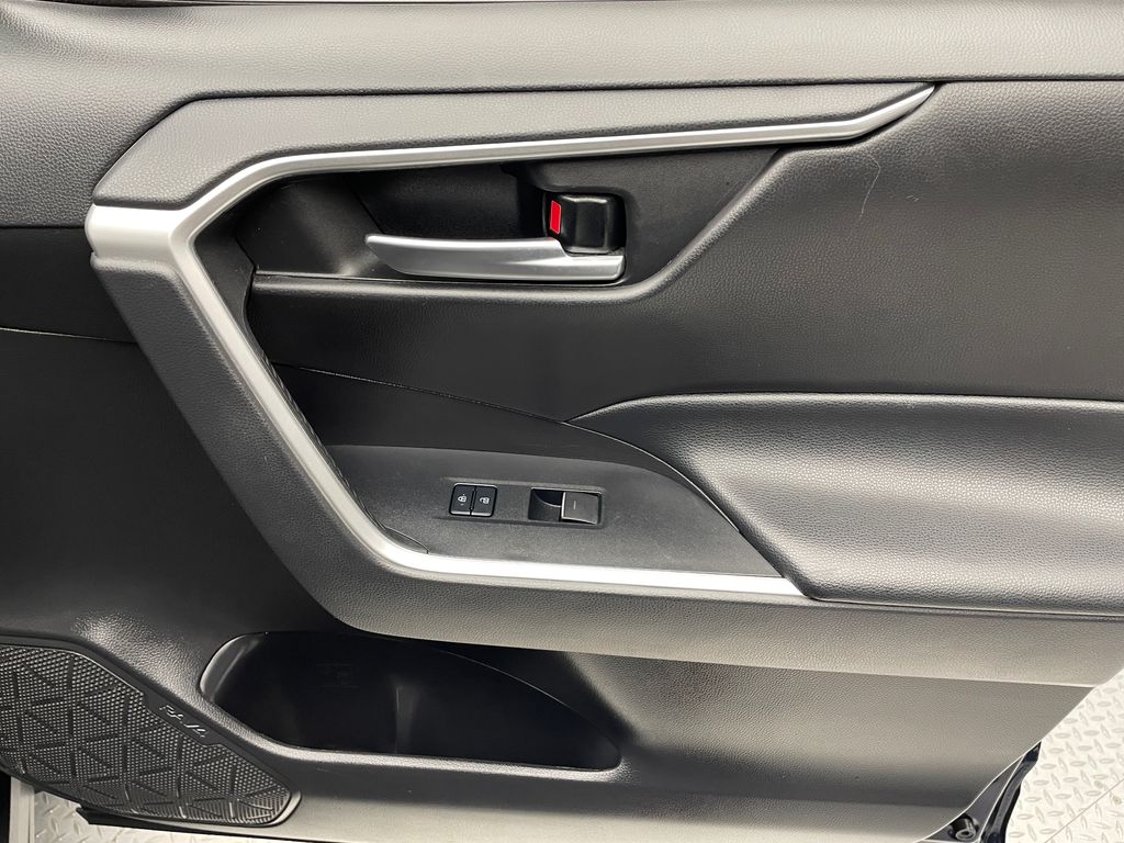 Thumbnail: 2023 Toyota RAV4 - 15