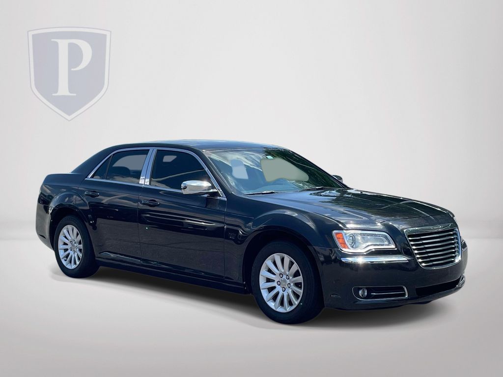 Phantom Black 2013 Chrysler 300 Sedan Rear-Wheel Drive 8-Speed Automatic