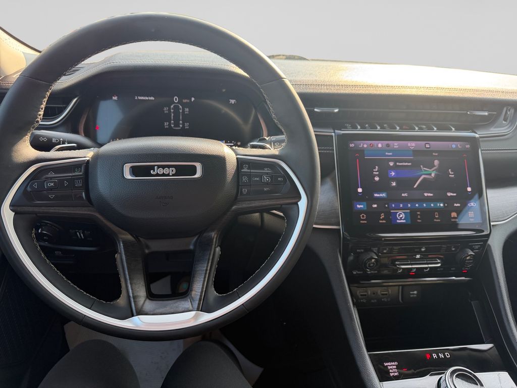 2023 Jeep Grand Cherokee L Limited - 11
