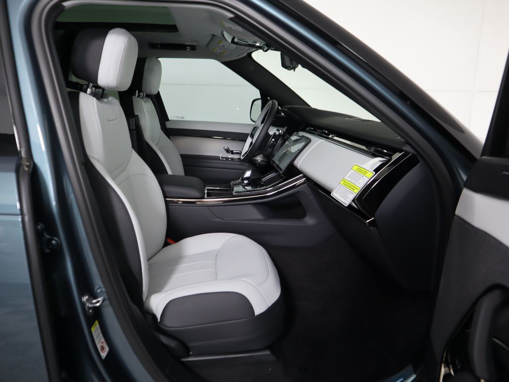 Thumbnail: 2025 Land Rover Range Rover Sport - 22