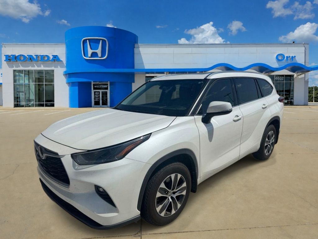 2023 BMW X7 xDrive40i AWD