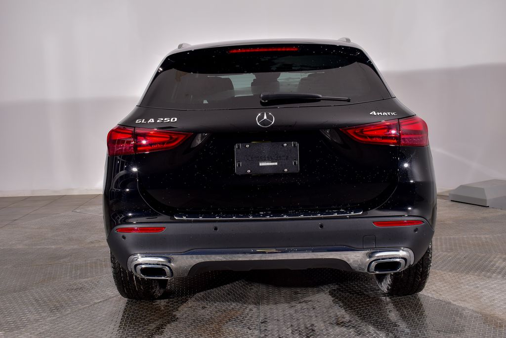 Thumbnail: 2026 Mercedes-Benz GLA - 4