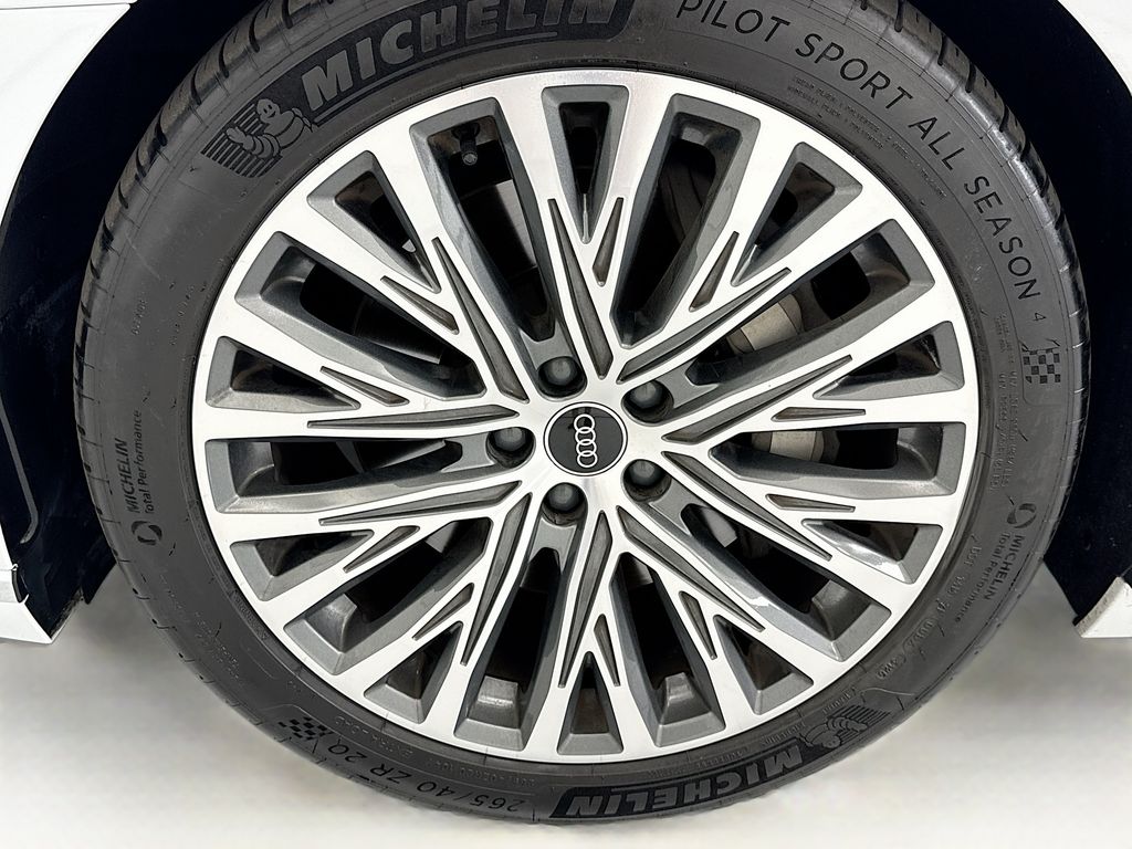 Thumbnail: 2021 Audi A8 - 29