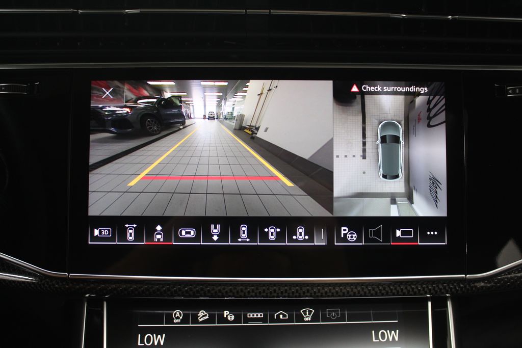 Thumbnail: 2023 Audi SQ8 - 22