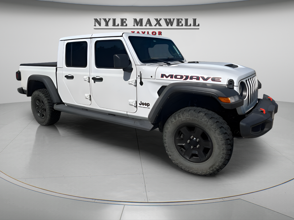 Bright White Clearcoat 2023 Jeep Gladiator Pickup Truck Four-Wheel Drive 8-Speed Automatic