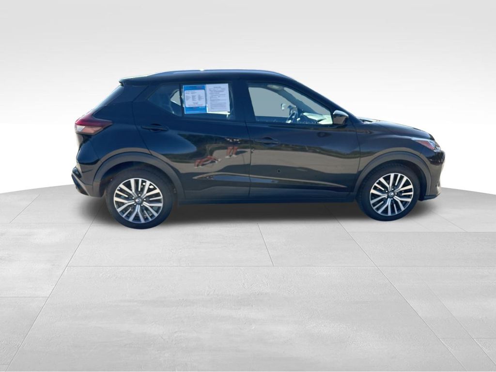 2021 Nissan Kicks SV 9