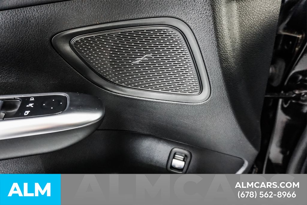 Used 2024  Mercedes-Benz C 300 image 44