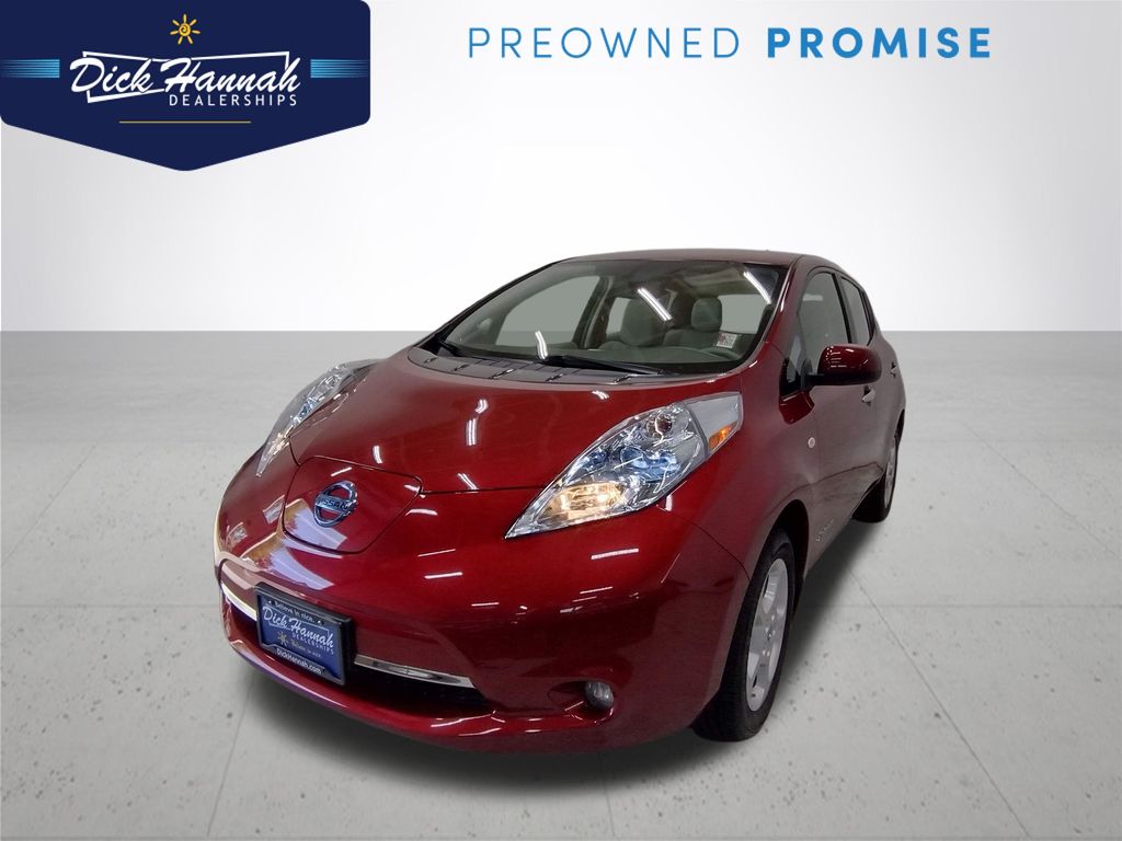 Cayenne Red 2011 Nissan LEAF SL Hatchback Front-Wheel Drive Automatic