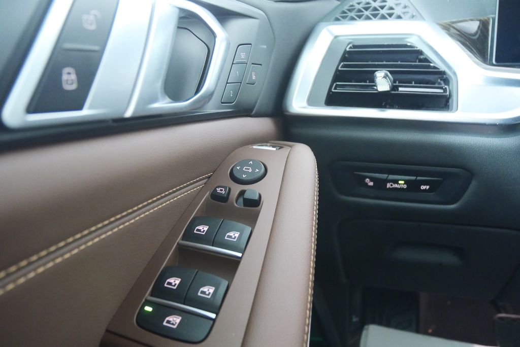 Thumbnail: 2025 BMW X5 - 21