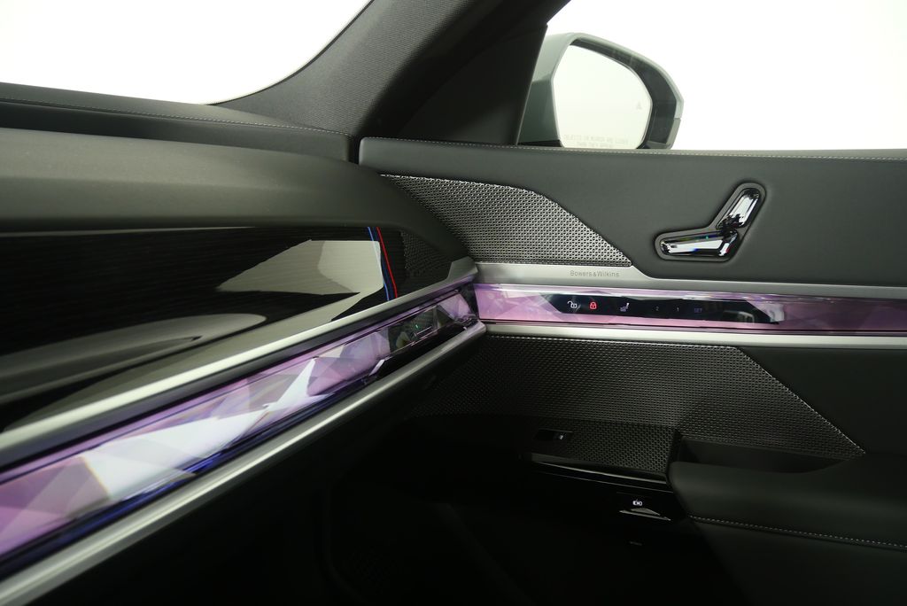 Thumbnail: 2026 BMW 7 Series - 23
