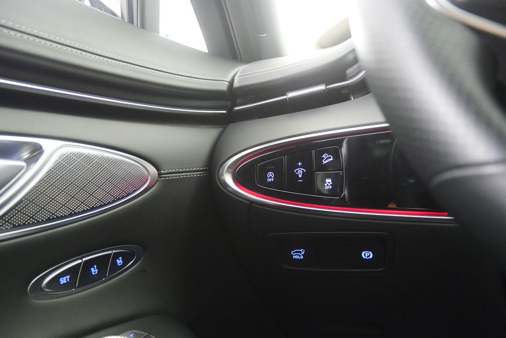 Thumbnail: 2024 Genesis GV70 - 21