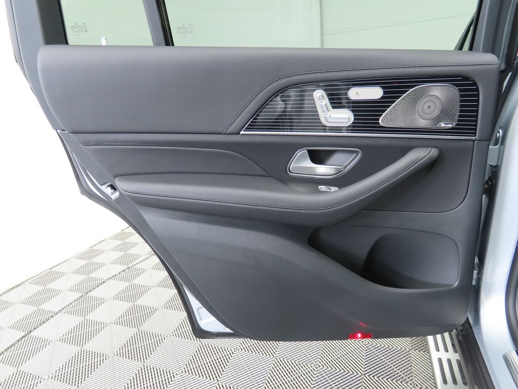 Thumbnail: 2026 Mercedes-Benz GLS - 28