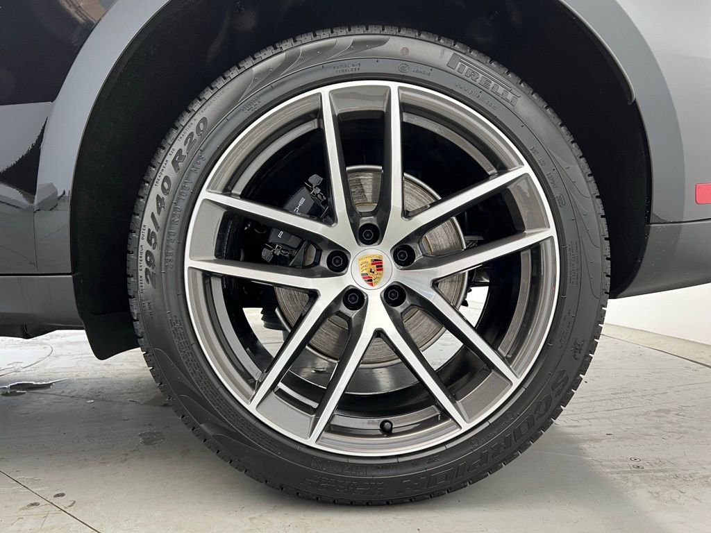 Thumbnail: 2025 Porsche Macan - 27