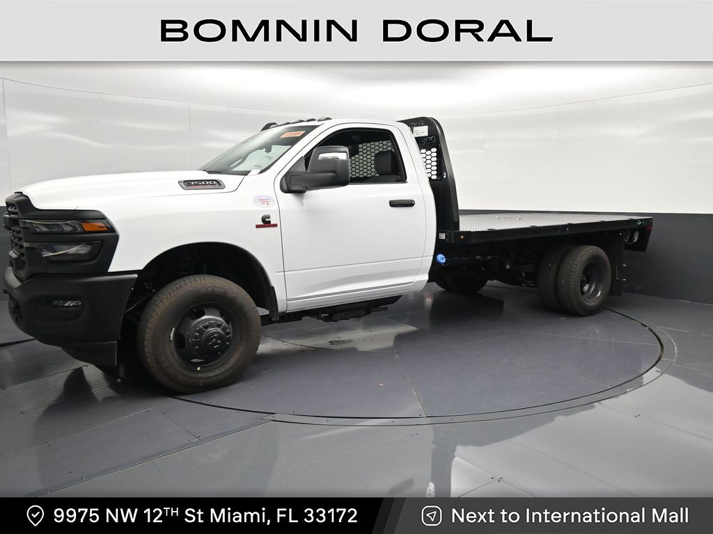 Bright White Clearcoat 2026 RAM 3500 Chassis Pickup Truck Four-Wheel Drive 8-Speed Automatic
