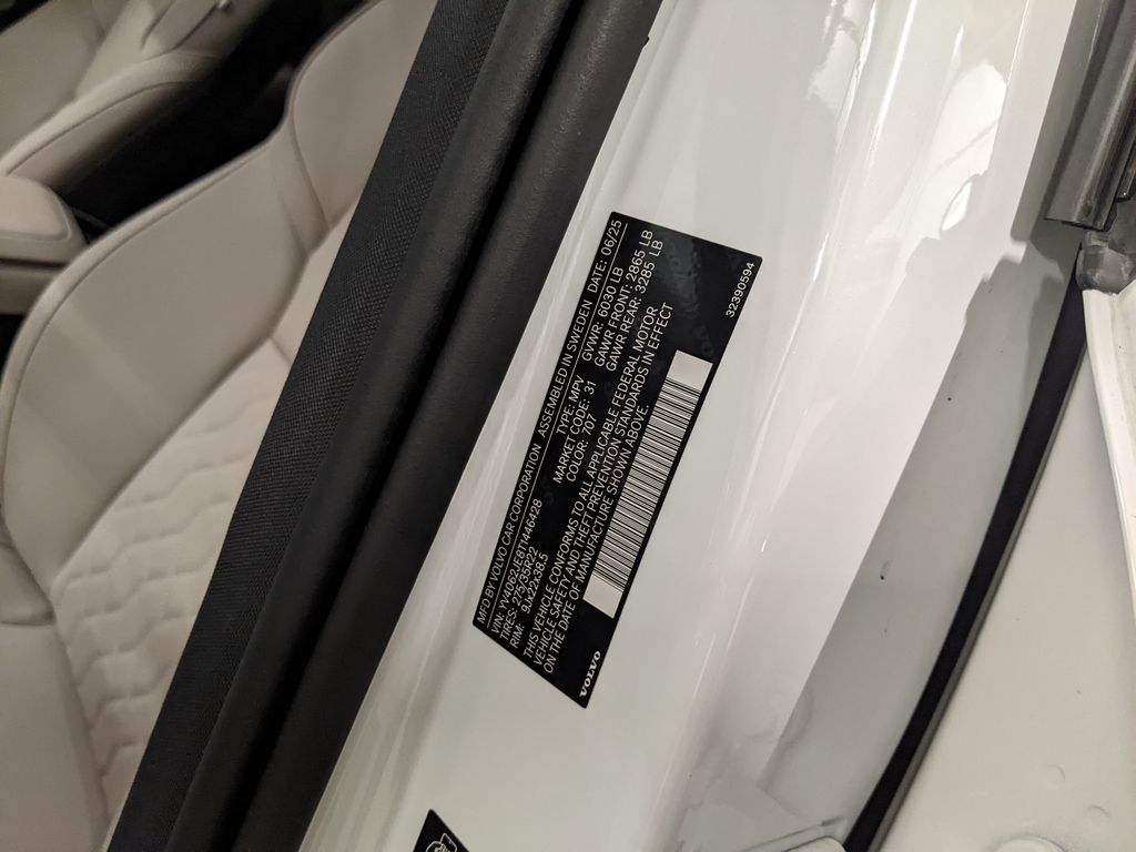 2026 Volvo XC90 Plus - Photo 30