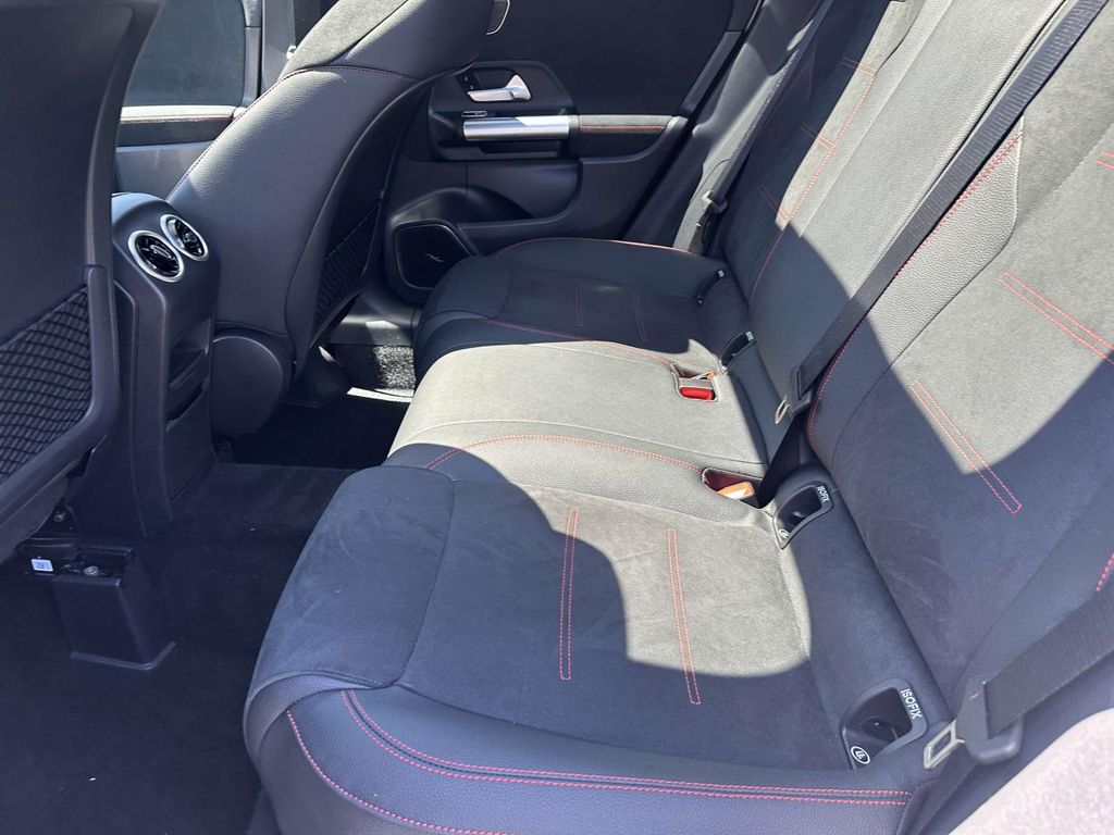 2025 Mercedes-Benz GLA 250 4MATIC 25