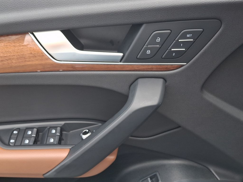 Thumbnail: 2023 Audi Q5 - 12