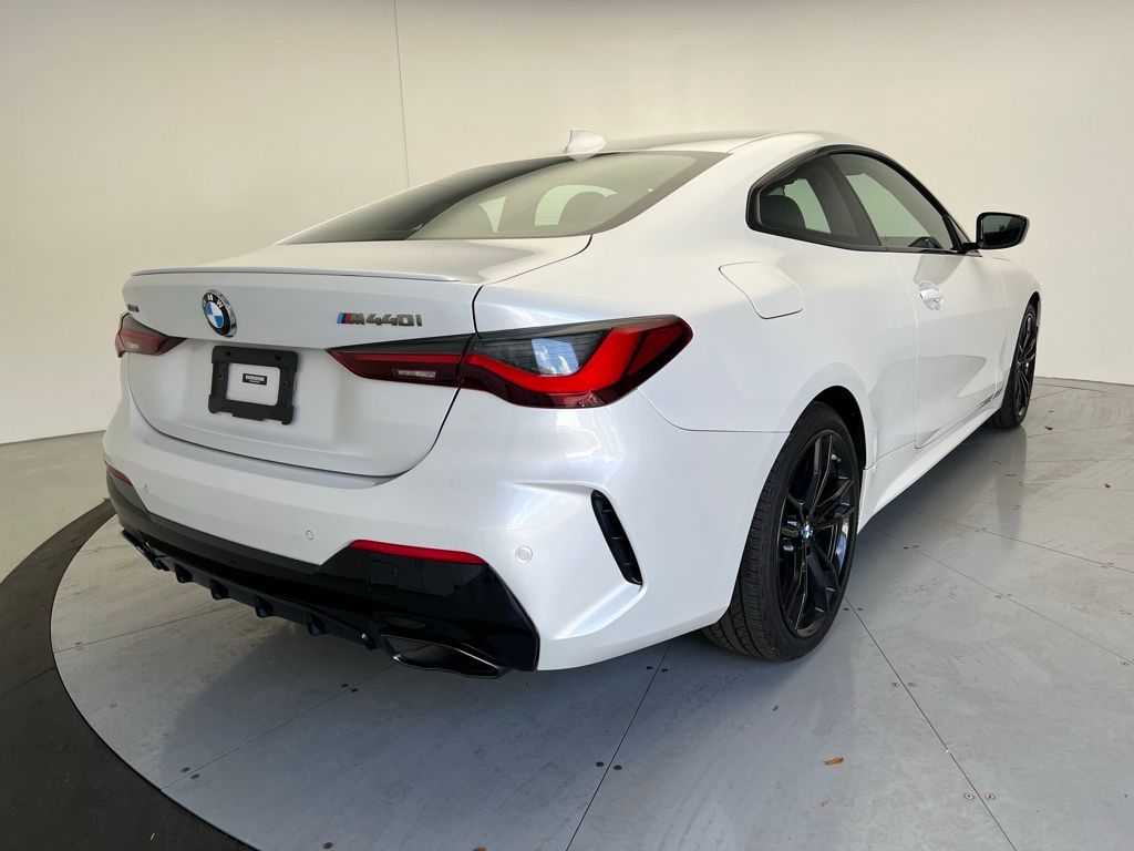 2023 BMW 4 Series M440i xDrive 3