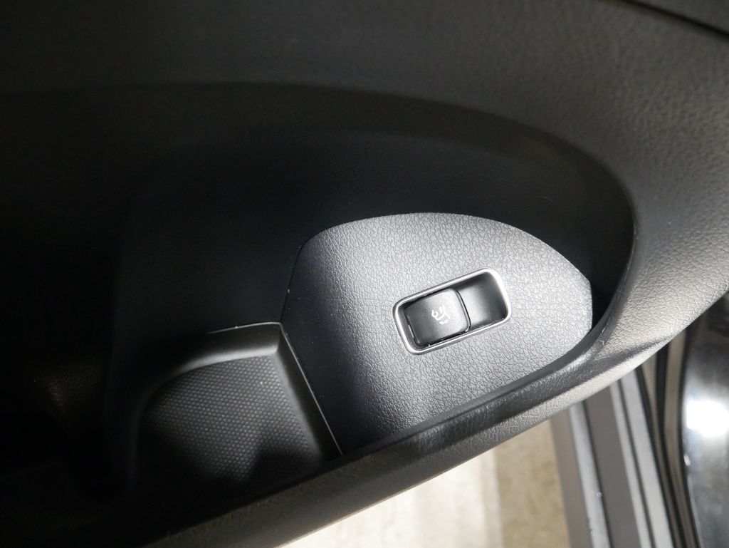 Thumbnail: 2026 Mercedes-Benz GLE - 19