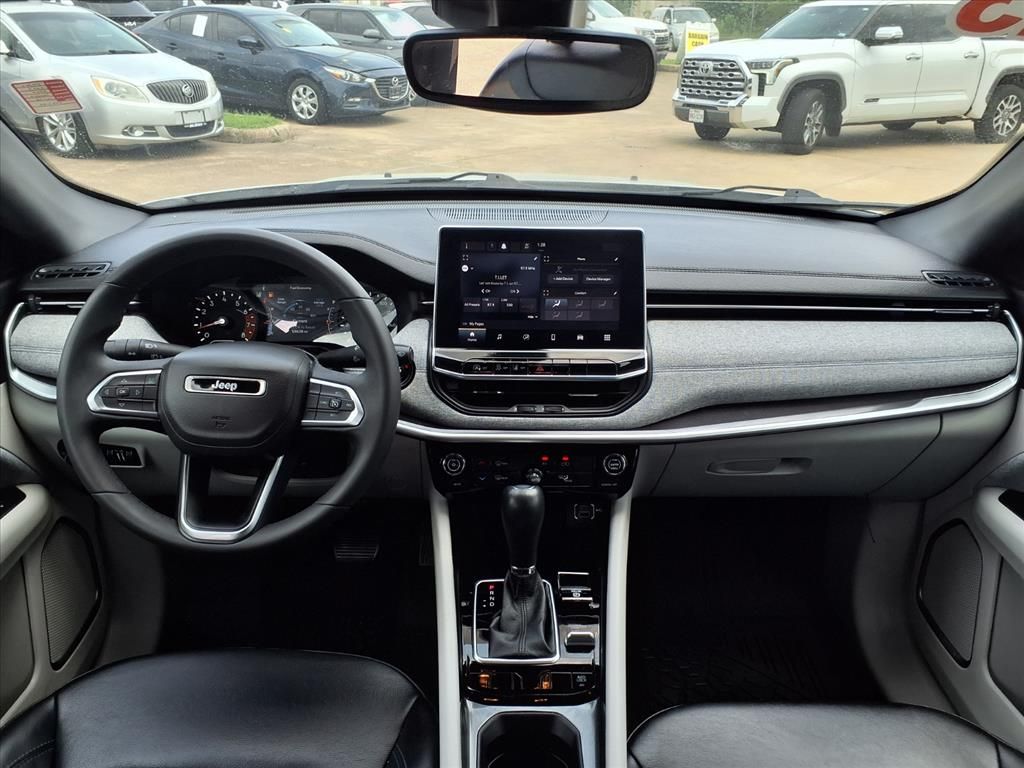 2023 Jeep Compass Latitude White/off-white at Wharton Ford