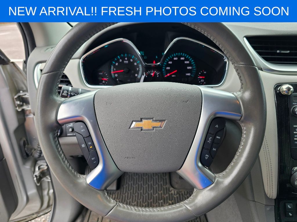 2017 Chevrolet Traverse 2LT 16