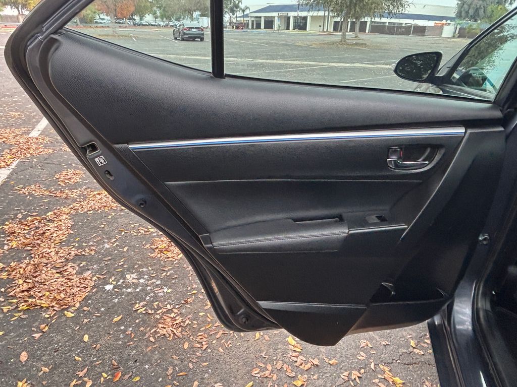 Thumbnail: 2016 Toyota Corolla - 26