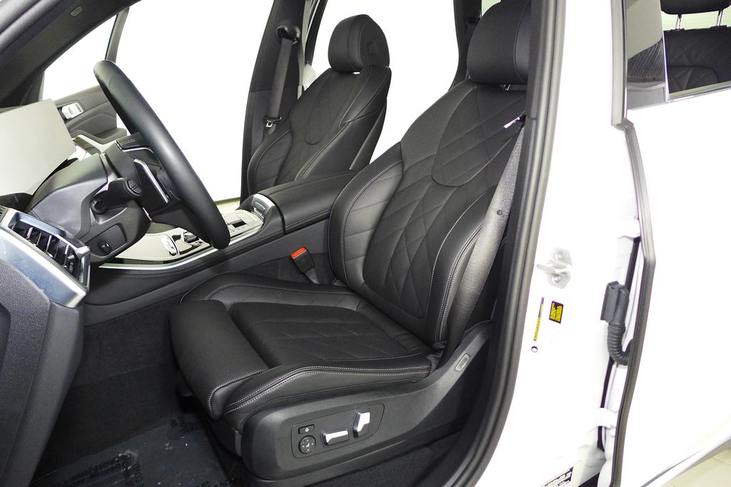 Thumbnail: 2026 BMW X5 - 22
