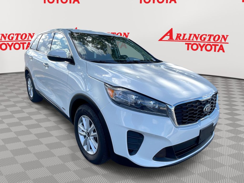 2020 Kia Sorento LX's photo