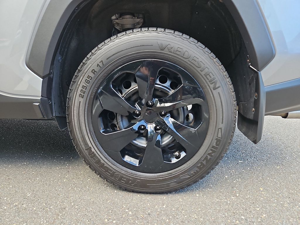 Thumbnail: 2020 Toyota RAV4 - 9
