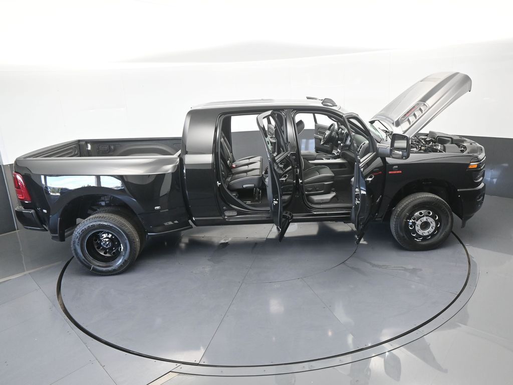 New 2026 Diamond Black Crystal Pearlcoat Ram Laramie image 76