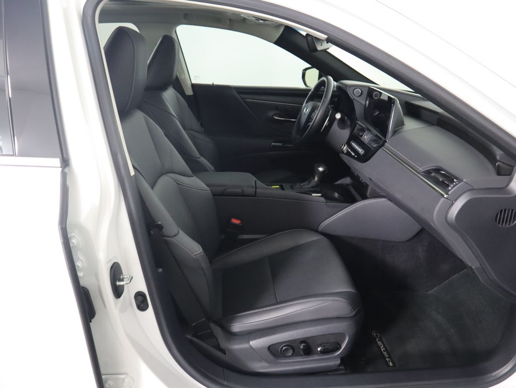 Thumbnail: 2023 Lexus ES - 20