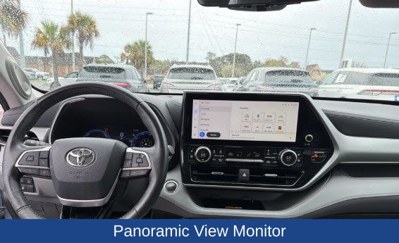 2023 Toyota Highlander Hybrid Platinum