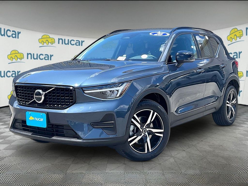 2026 Volvo XC40 — photo 3