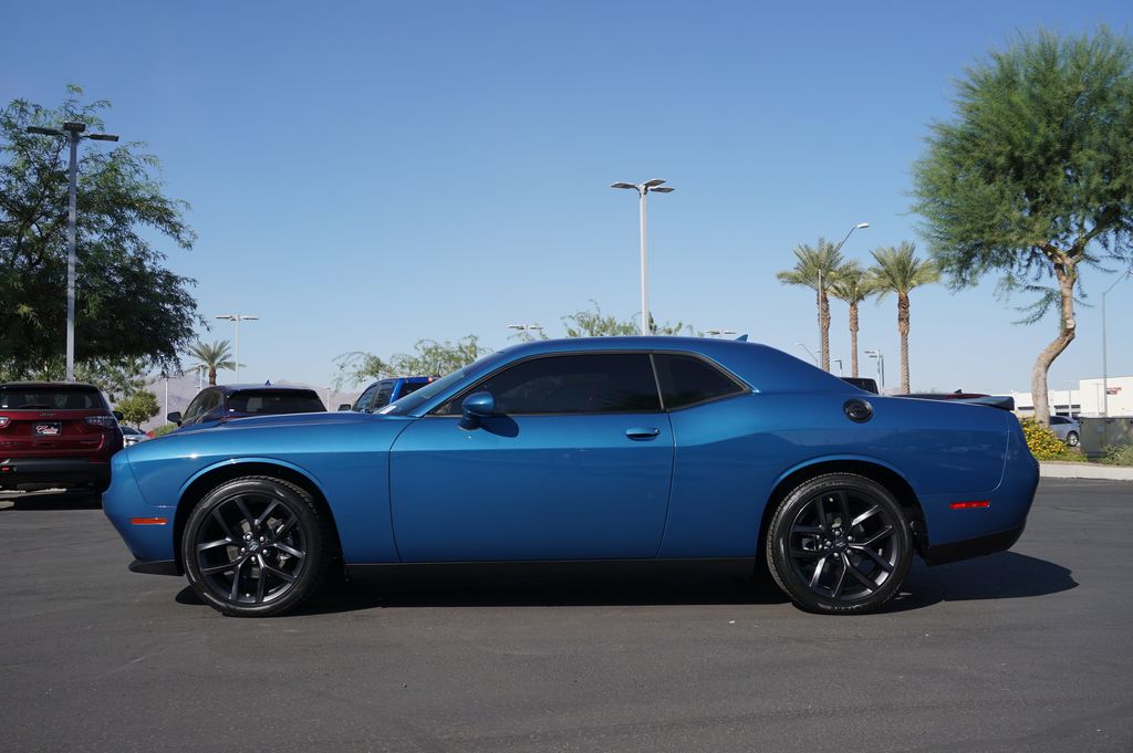 2022 Dodge Challenger SXT 2