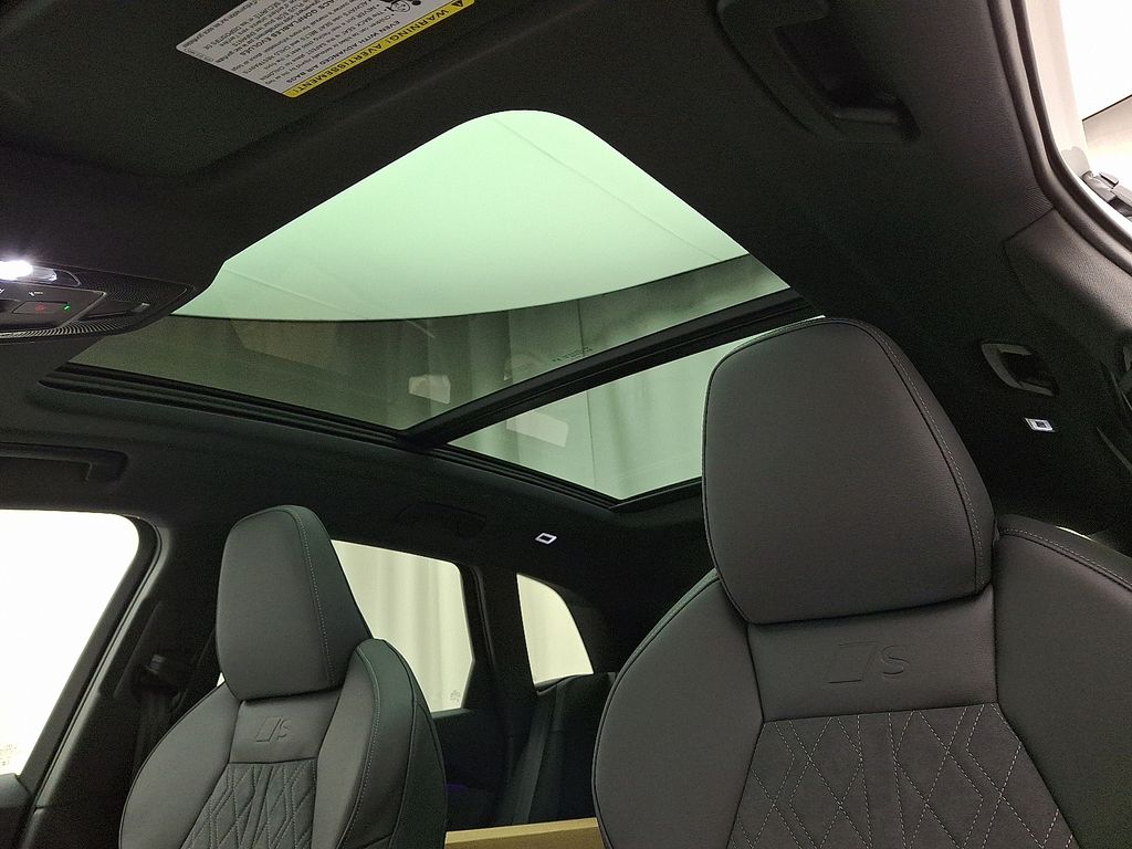 Thumbnail: 2025 Audi SQ5 - 8