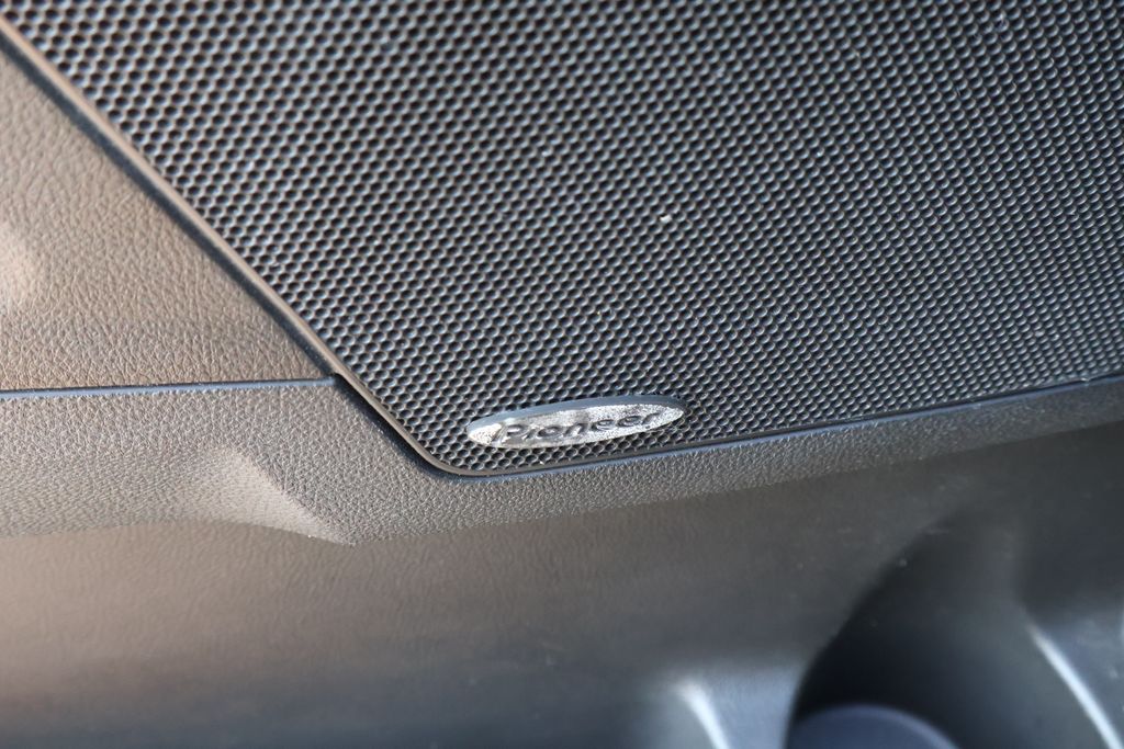 Thumbnail: 2015 Chevrolet Equinox - 17