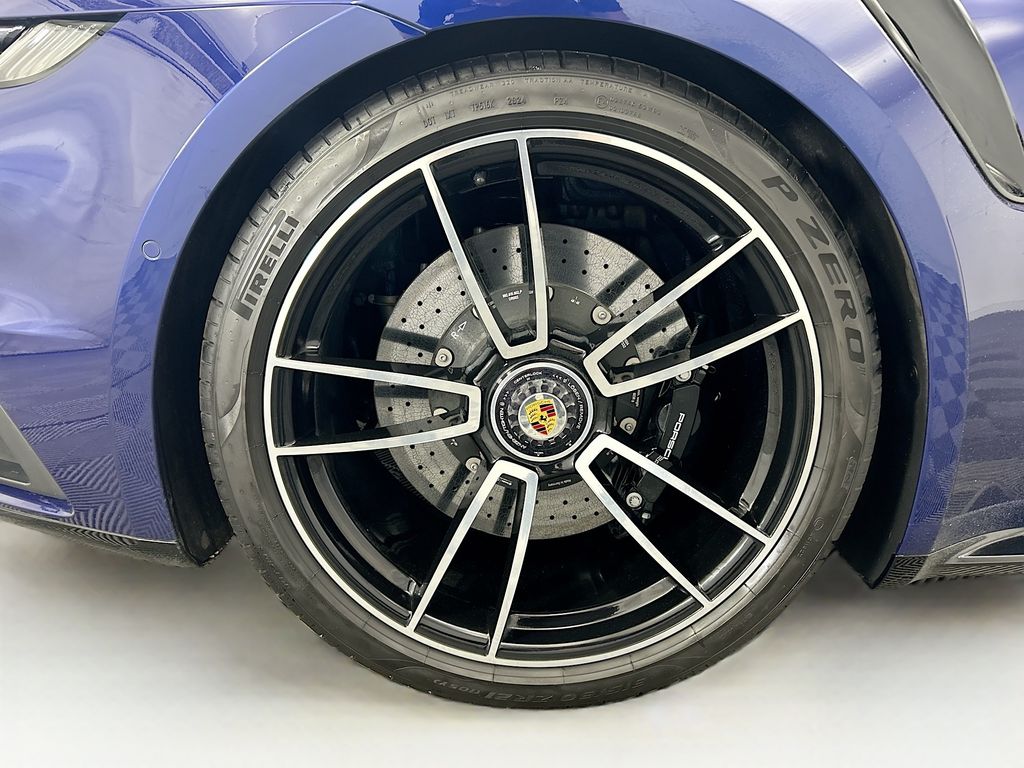 Thumbnail: 2024 Porsche 911 - 32